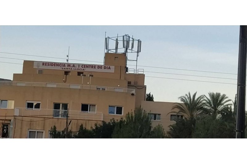 El Colegio de Enfermería critica que los requisitos para dirigir la residencia santa Llúcia excluyen a los sanitarios  El Colegio de Enfermería critica que los requisitos para dirigir la residencia santa Llúcia excluyen a los sanitarios