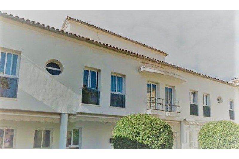 La residencia de Ondara empieza un cierre de personal para evitar contagios hasta la aplicación de la segunda dosis de la vacuna La residencia de Ondara empieza un cierre de personal para evitar contagios hasta la aplicación de la segunda dosis de la vacuna