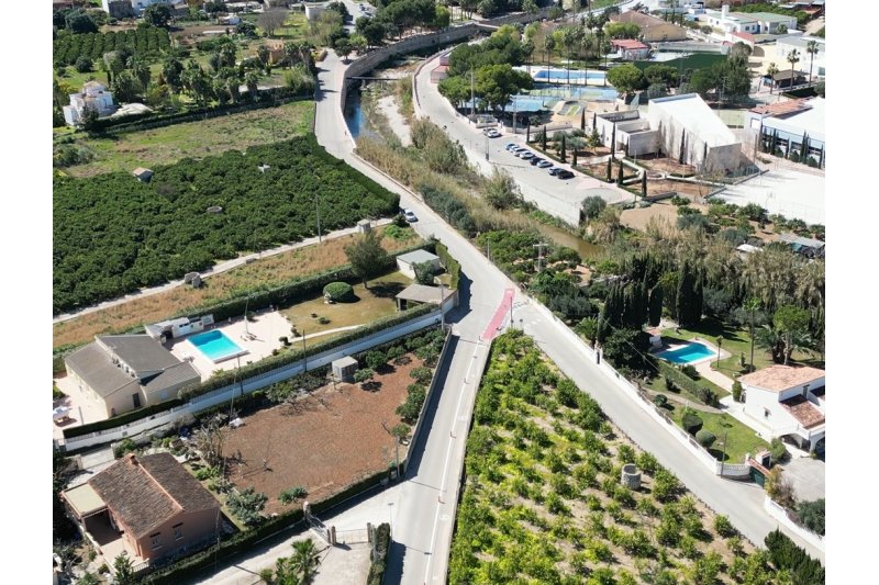 El PSPV de Els Poblets critica la reversión a doble sentido del Camí de l’Estanyó El PSPV de Els Poblets critica la reversión a doble sentido del Camí de l’Estanyó