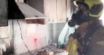 Desalojan un edificio en Dénia por el incendio en una vivienda  Desalojan un edificio en Dénia por el incendio en una vivienda