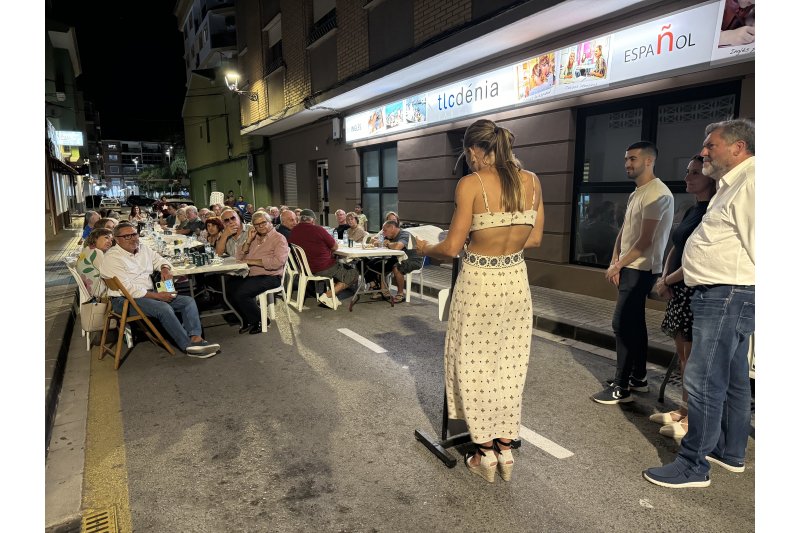 El grup Poetes per la Cultura s’uneix a la Festa Estellés de Compromís per Dénia El grup Poetes per la Cultura s’uneix a la Festa Estellés de Compromís per Dénia
