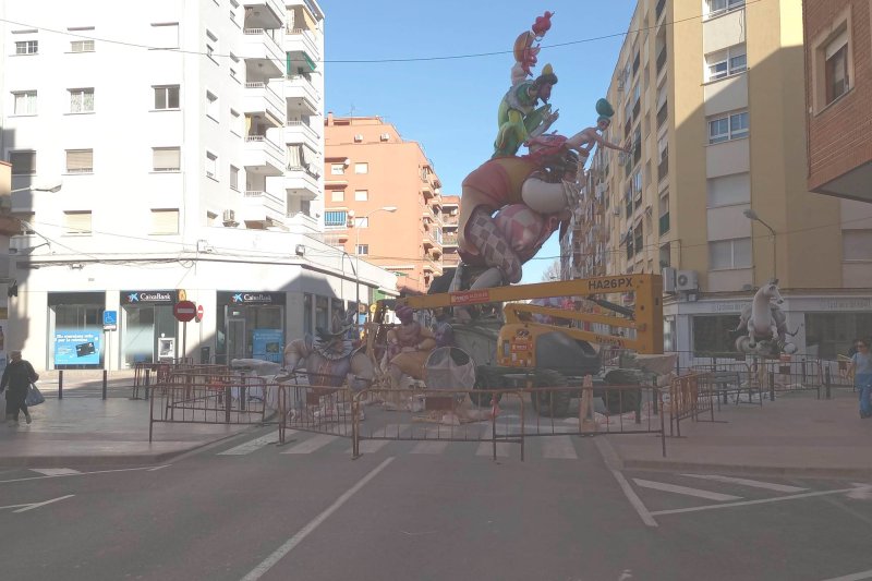 La Policía para la plantà de París Pedrera por una queja vecinal  La Policía para la plantà de París Pedrera por una queja vecinal