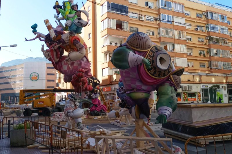 La Policía para la plantà de París Pedrera por una queja vecinal  La Policía para la plantà de París Pedrera por una queja vecinal