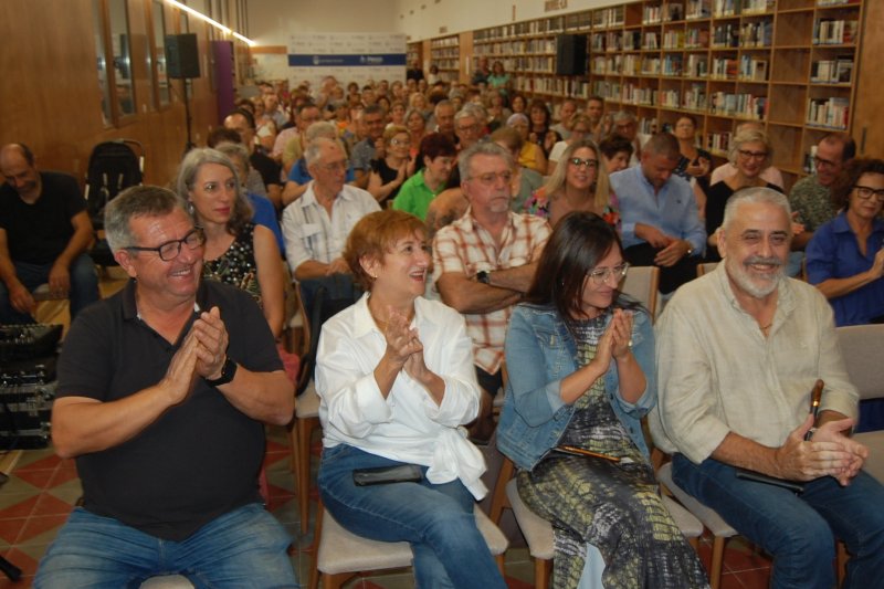 La Regidoria de Cultura de Pego inaugura la imatge corporativa de la Biblioteca “Carmen Alemany Bay” en el seu primer aniversari  La Regidoria de Cultura de Pego inaugura la imatge corporativa de la Biblioteca “Carmen Alemany Bay” en el seu primer aniversari