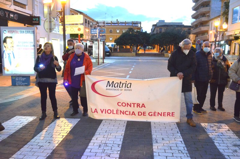 Cadena de mujeres como apoyo a la lucha feminista Cadena de mujeres como apoyo a la lucha feminista