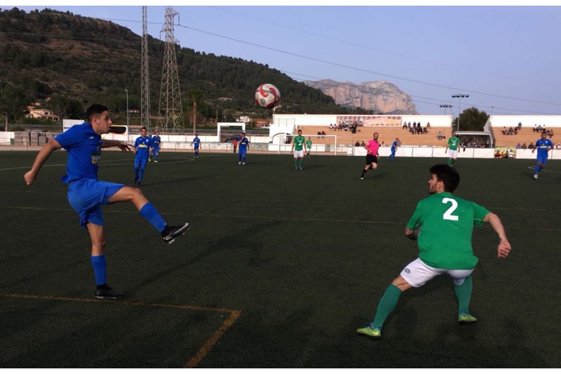El Pedreguer guanya 3-0 i posa peu i mig en la permanència El Pedreguer guanya 3-0 i posa peu i mig en la permanència