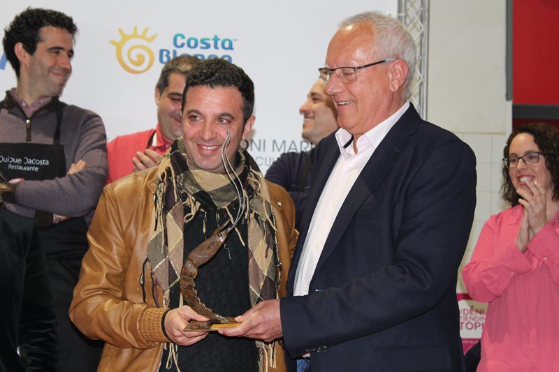El chef Bruno Ruiz, del restaurante Aticcook de Dénia, gana el 7.º Concurso Internacional de Cocina Creativa de la Gamba Roja de Dénia con su receta Gamba bajo 0º El chef Bruno Ruiz, del restaurante Aticcook de Dénia, gana el 7.º Concurso Internacional de Cocina Creativa de la Gamba Roja de Dénia con su receta Gamba bajo 0º