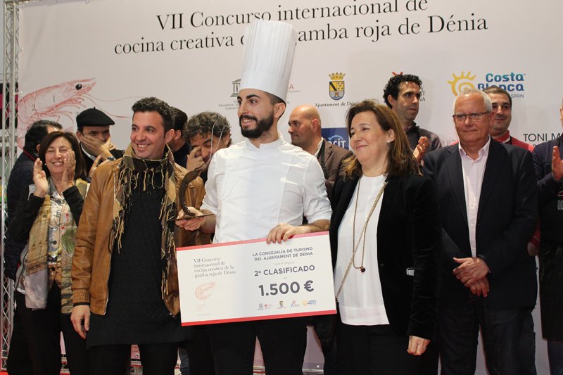 El chef Bruno Ruiz, del restaurante Aticcook de Dénia, gana el 7.º Concurso Internacional de Cocina Creativa de la Gamba Roja de Dénia con su receta Gamba bajo 0º El chef Bruno Ruiz, del restaurante Aticcook de Dénia, gana el 7.º Concurso Internacional de Cocina Creativa de la Gamba Roja de Dénia con su receta Gamba bajo 0º