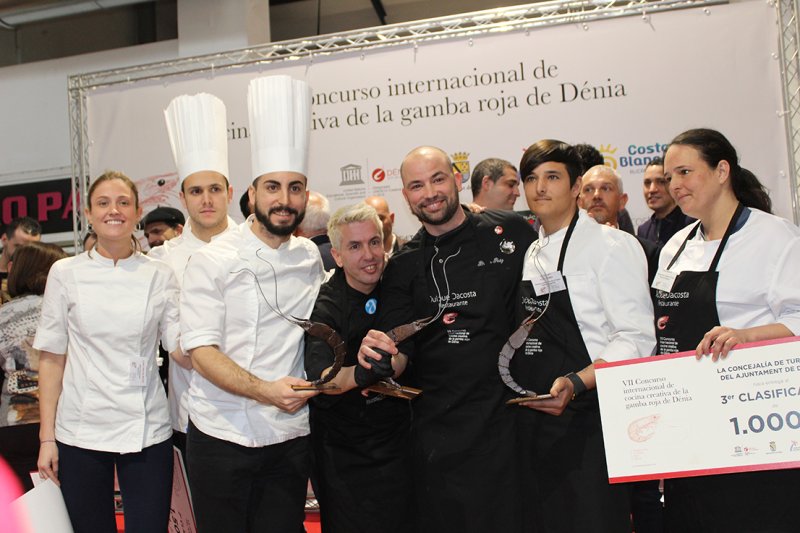 El chef Bruno Ruiz, del restaurante Aticcook de Dénia, gana el 7.º Concurso Internacional de Cocina Creativa de la Gamba Roja de Dénia con su receta Gamba bajo 0º El chef Bruno Ruiz, del restaurante Aticcook de Dénia, gana el 7.º Concurso Internacional de Cocina Creativa de la Gamba Roja de Dénia con su receta Gamba bajo 0º