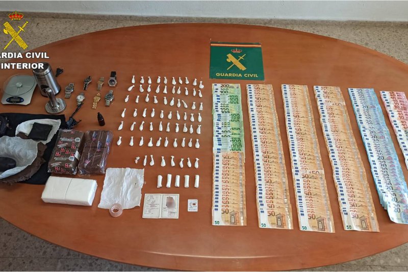 Dos detenidos en Xàbia por tráfico de drogas  Dos detenidos en Xàbia por tráfico de drogas