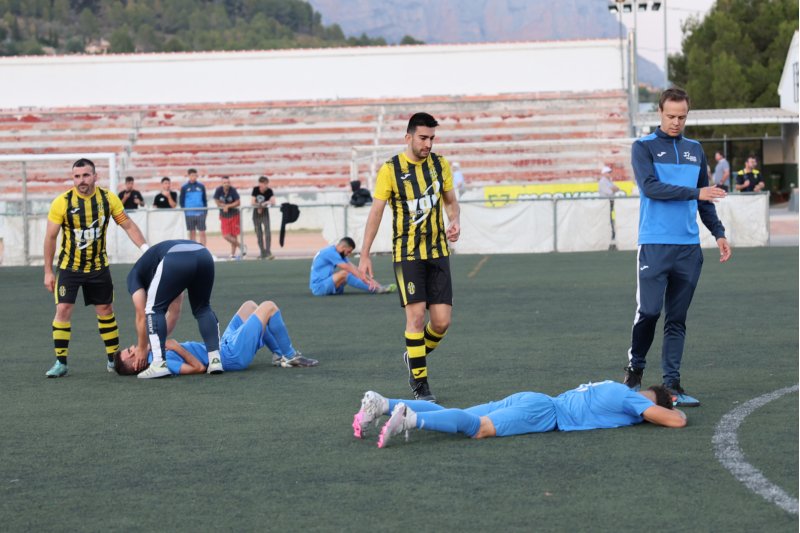 Segunda FFCV: El Pedeguer pierde y desciende, y el Teulada cae pero se salva de carambola Segunda FFCV: El Pedeguer pierde y desciende, y el Teulada cae pero se salva de carambola
