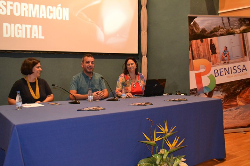Experts debaten sobre el turisme i la transformació digital a Benissa Experts debaten sobre el turisme i la transformació digital a Benissa