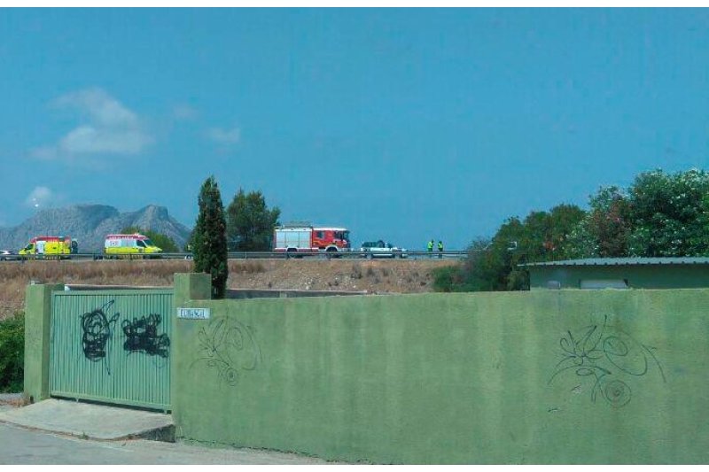 Aparatoso accidente en la carretera de Dénia-Ondara  Aparatoso accidente en la carretera de Dénia-Ondara
