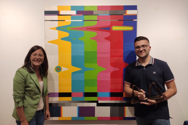 Manel Izquierdo se adjudica el XLVI Certamen de Pintura Contemporánea Vila de Pego con “No signal found T-120” Manel Izquierdo se adjudica el XLVI Certamen de Pintura Contemporánea Vila de Pego con “No signal found T-120”