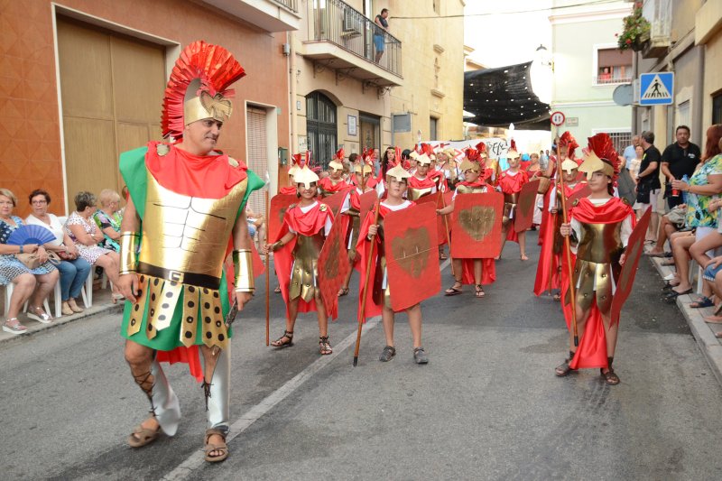 Cap a Mart i Astèrix i Obèlix guanyen la desfilada de Carrosses i grups a peu a Beniarbeig Cap a Mart i Astèrix i Obèlix guanyen la desfilada de Carrosses i grups a peu a Beniarbeig