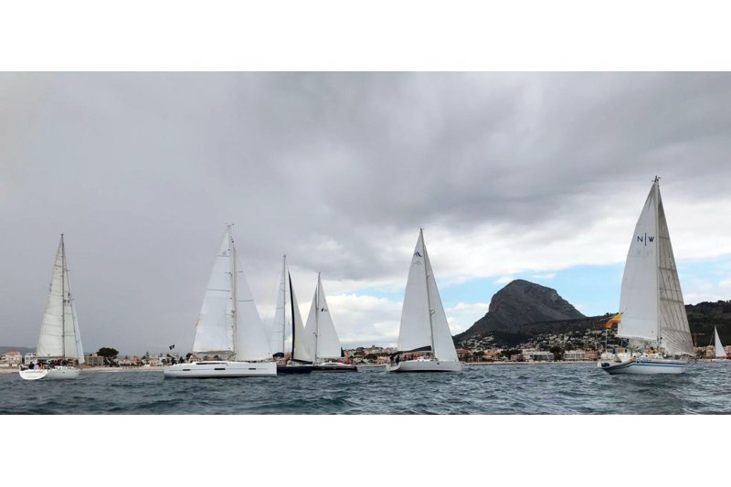 El Club Náutico de Jávea retorna a la actividad deportiva con el tercer encuentro de vela El Club Náutico de Jávea retorna a la actividad deportiva con el tercer encuentro de vela