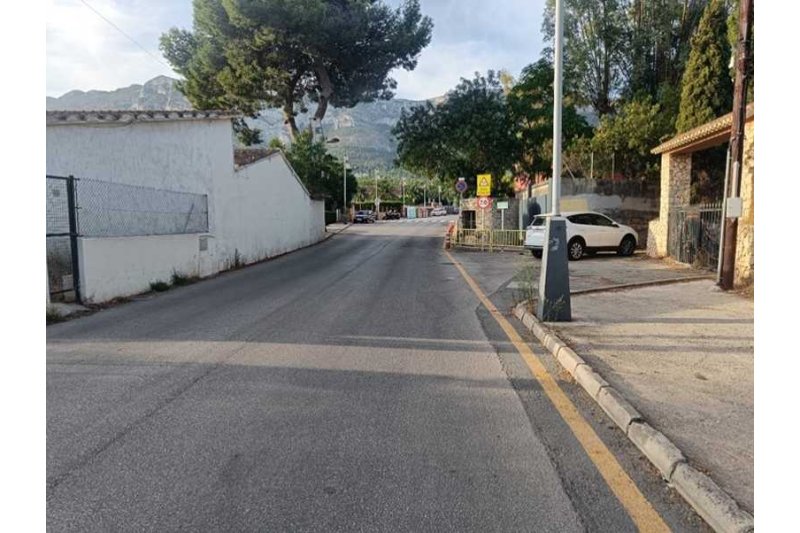Las obras en el Camí Pou de la Muntanya contribuirán a mejorar la seguridad de los peatones  Las obras en el Camí Pou de la Muntanya contribuirán a mejorar la seguridad de los peatones
