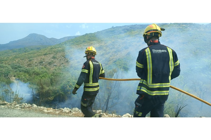 El consorcio de bomberos da por estabilizado el incendio de la Vall d’Ebo El consorcio de bomberos da por estabilizado el incendio de la Vall d’Ebo