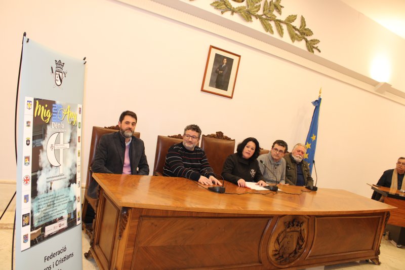 El Mig Any de Moros i Cristians  de Dénia se refuerza con charlas, una exposición de trajes y más actividades infantiles  El Mig Any de Moros i Cristians  de Dénia se refuerza con charlas, una exposición de trajes y más actividades infantiles