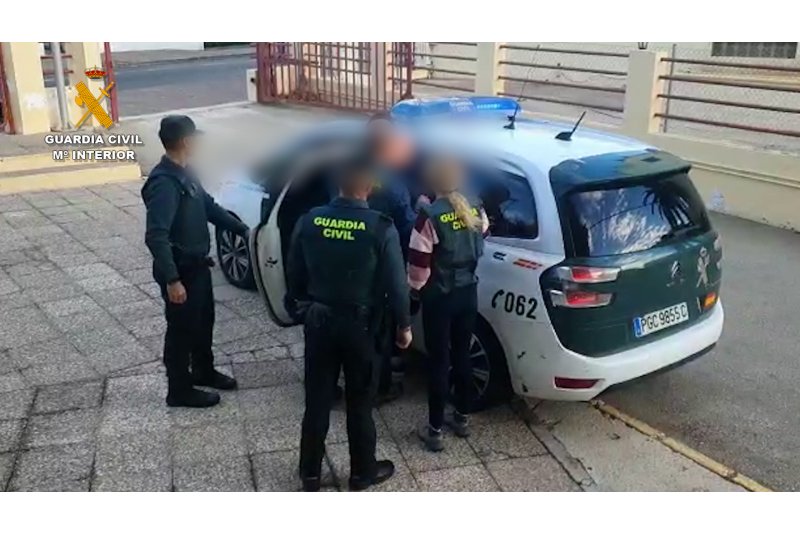 Detenido un joven que escalaba edificios de Xàbia para entrar por las ventanas para robar  Detenido un joven que escalaba edificios de Xàbia para entrar por las ventanas para robar