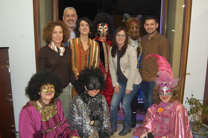 El pregó en clau retrospectiva de l’escriptora Majo Siscar inicia el compte enrere cap al carnestoltes pegolí El pregó en clau retrospectiva de l’escriptora Majo Siscar inicia el compte enrere cap al carnestoltes pegolí