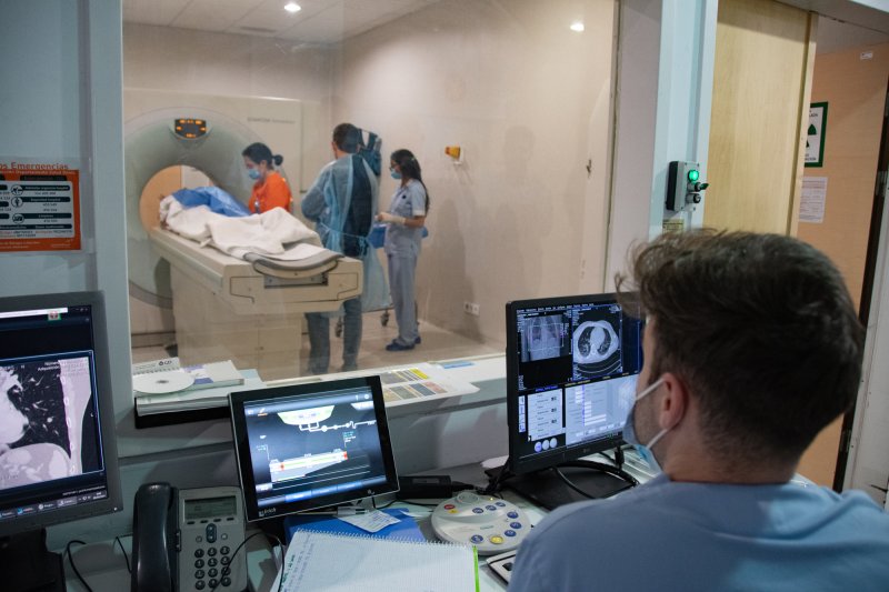 El Hospital de Dénia desarrolla una técnica mínimamente invasiva para extirpar nódulos pulmonares  El Hospital de Dénia desarrolla una técnica mínimamente invasiva para extirpar nódulos pulmonares