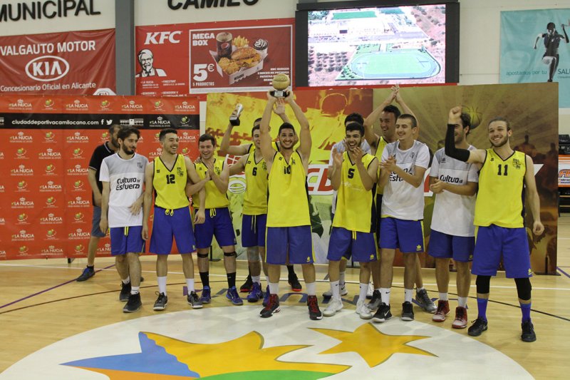 Baloncesto: El Dénia se proclama campeón en cuatro categorías del Trofeo Federación Baloncesto: El Dénia se proclama campeón en cuatro categorías del Trofeo Federación