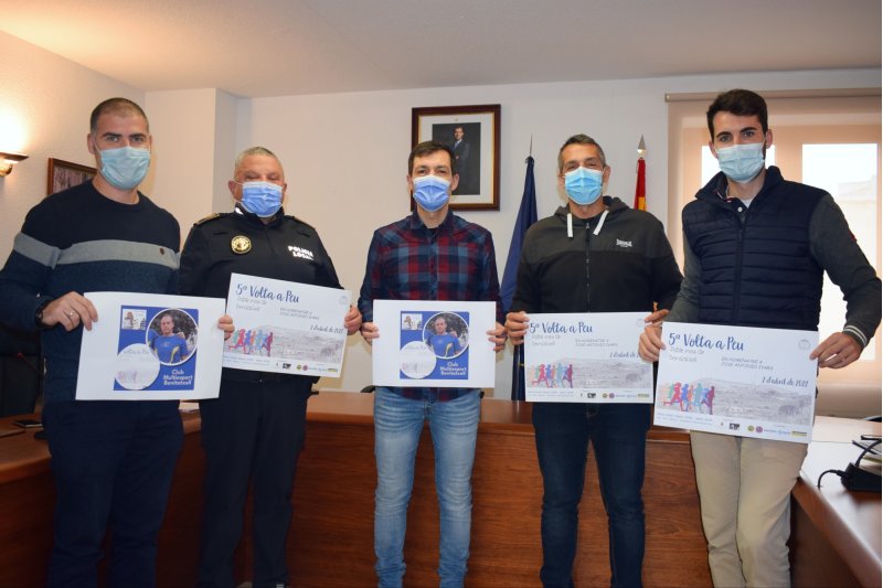 Vuelve la Volta a Peu de Benitatxell, este año dedicada a José Antonio Ivars Vuelve la Volta a Peu de Benitatxell, este año dedicada a José Antonio Ivars