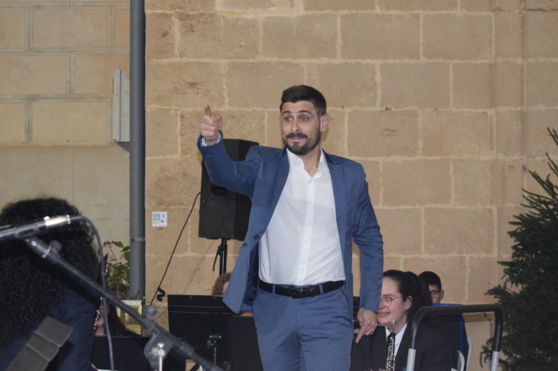 El nuevo director de la banda de música de Benitatxell es elegido con los votos del 86,49% de sus miembros El nuevo director de la banda de música de Benitatxell es elegido con los votos del 86,49% de sus miembros