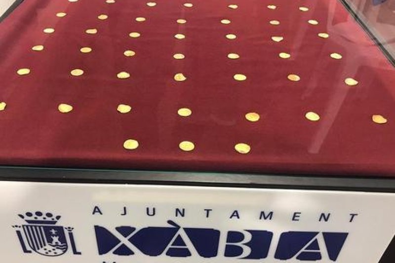 Hallan un conjunto de 53 monedas de oro de los siglos IV y Vi en los fondos marinos del Portitxol Hallan un conjunto de 53 monedas de oro de los siglos IV y Vi en los fondos marinos del Portitxol
