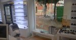 Rompen el cristal de una óptica de Dénia y roban monturas y gafas de lujo  Rompen el cristal de una óptica de Dénia y roban monturas y gafas de lujo