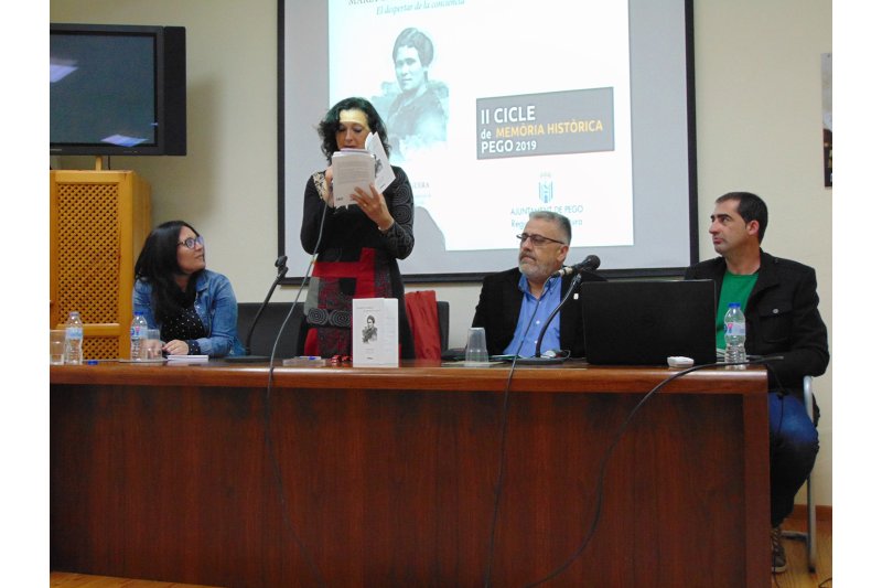 Un llibre-poemari d’Ana Noguera homenatja el feminisme, la llibertat i la memòria de Maria Cambrils a Pego Un llibre-poemari d’Ana Noguera homenatja el feminisme, la llibertat i la memòria de Maria Cambrils a Pego