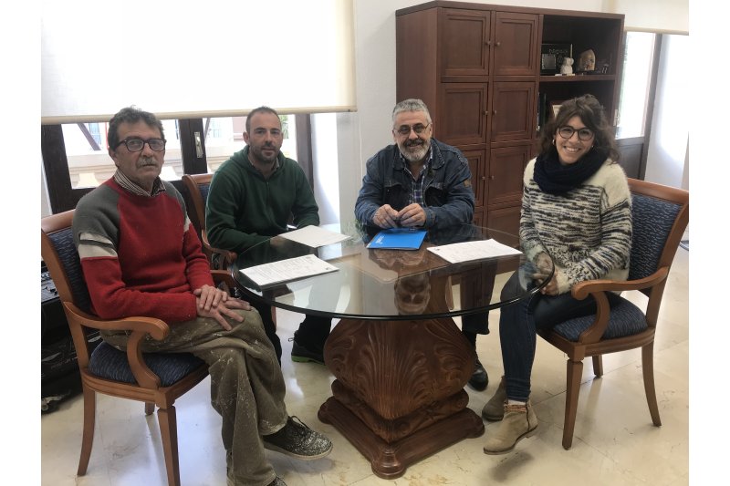 L’Ajuntament de Pego rep 34.000 euros del SERVEF per a la contractació de tres persones desocupades L’Ajuntament de Pego rep 34.000 euros del SERVEF per a la contractació de tres persones desocupades