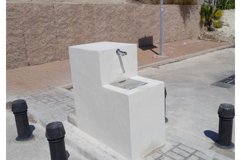 Amjasa repara la fuente de agua potable del punto de servicio de caravanas Amjasa repara la fuente de agua potable del punto de servicio de caravanas