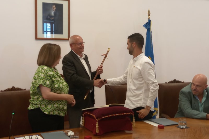 Vicent Grimalt ha sido reelegido alcalde con los votos del PSPV, Compromís y Gent de Dénia Vicent Grimalt ha sido reelegido alcalde con los votos del PSPV, Compromís y Gent de Dénia