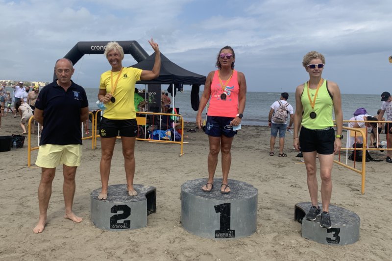 Miguel Bou y Ángela Cerdán se imponen en los 5.000 metros la Travesía a Nado Sant Roc de Dénia que retorna con todo su esplendor Miguel Bou y Ángela Cerdán se imponen en los 5.000 metros la Travesía a Nado Sant Roc de Dénia que retorna con todo su esplendor