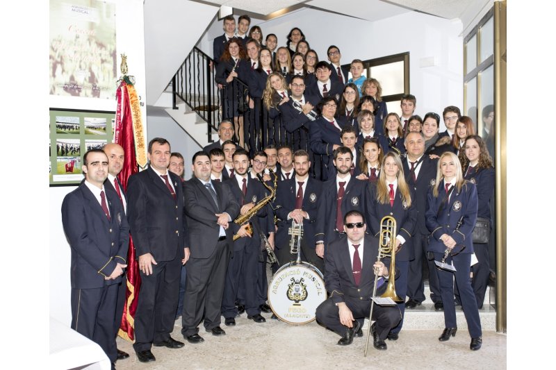 L’Agrupació Musical de Pego presenta el llibre dels seus 145 anys d’història el divendres 24 L’Agrupació Musical de Pego presenta el llibre dels seus 145 anys d’història el divendres 24