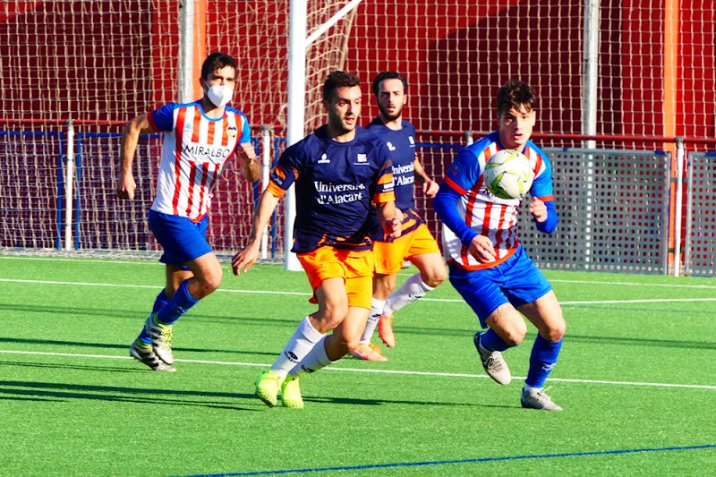 Preferente: El CD Jávea se deja remontar una ventaja de dos goles en una pobre segunda parte (2-2) Preferente: El CD Jávea se deja remontar una ventaja de dos goles en una pobre segunda parte (2-2)