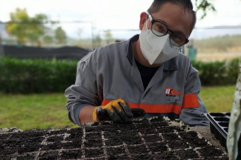 Las personas usuarias del centro de día de Aprosdeco aprenden el oficio de la agricultura Las personas usuarias del centro de día de Aprosdeco aprenden el oficio de la agricultura