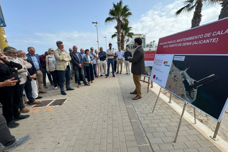La Conselleria inicia las obras de mejora del acceso al Moll de la Pansa y del dragado del puerto de Dénia La Conselleria inicia las obras de mejora del acceso al Moll de la Pansa y del dragado del puerto de Dénia