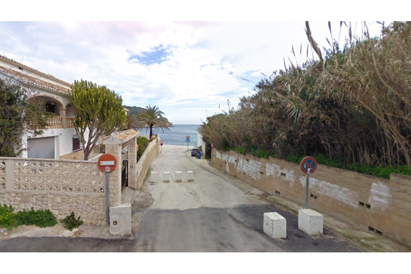 La Diputación obvia las peticiones de Xàbia y encara un nuevo verano sin reforzar la seguridad en la carretera al Portitxol La Diputación obvia las peticiones de Xàbia y encara un nuevo verano sin reforzar la seguridad en la carretera al Portitxol