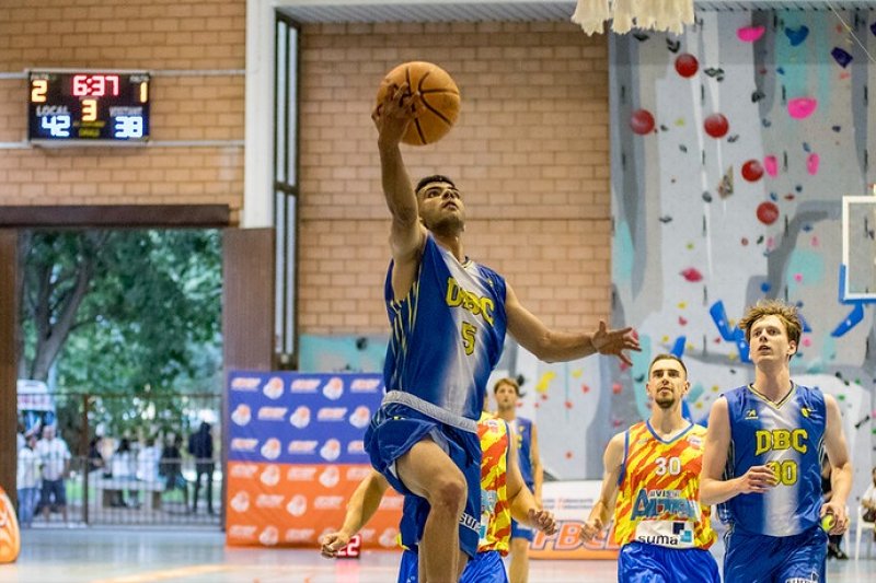 El Dénia BC gana el partido por el tercer y cuarto puesto y logra una de las plazas directas de ascenso a Liga EBA El Dénia BC gana el partido por el tercer y cuarto puesto y logra una de las plazas directas de ascenso a Liga EBA