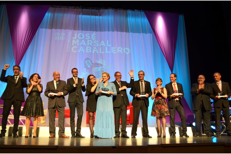 Radio Dénia reconoce a los Notables del 2016 en una gala sencilla, emotiva y con mucho humor Radio Dénia reconoce a los Notables del 2016 en una gala sencilla, emotiva y con mucho humor