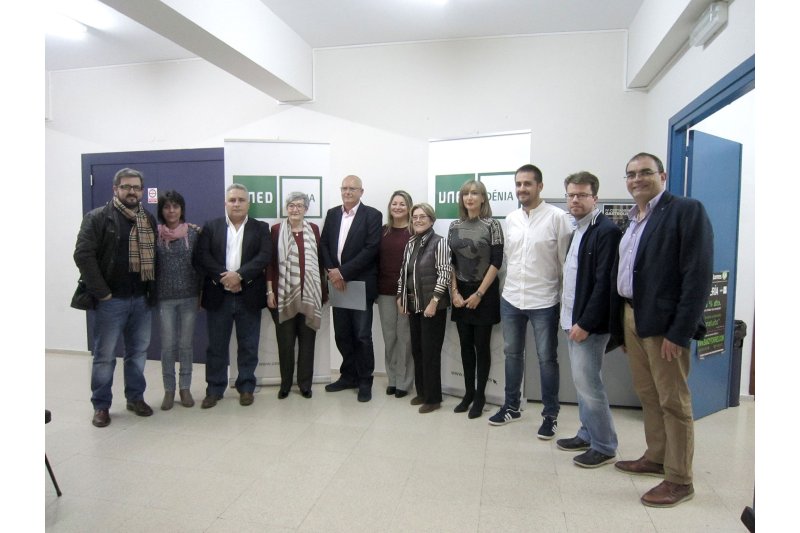 La UNED de Dénia recibe el premio a las buenas prácticas por la celebración del Seminario de Estudiantes La UNED de Dénia recibe el premio a las buenas prácticas por la celebración del Seminario de Estudiantes