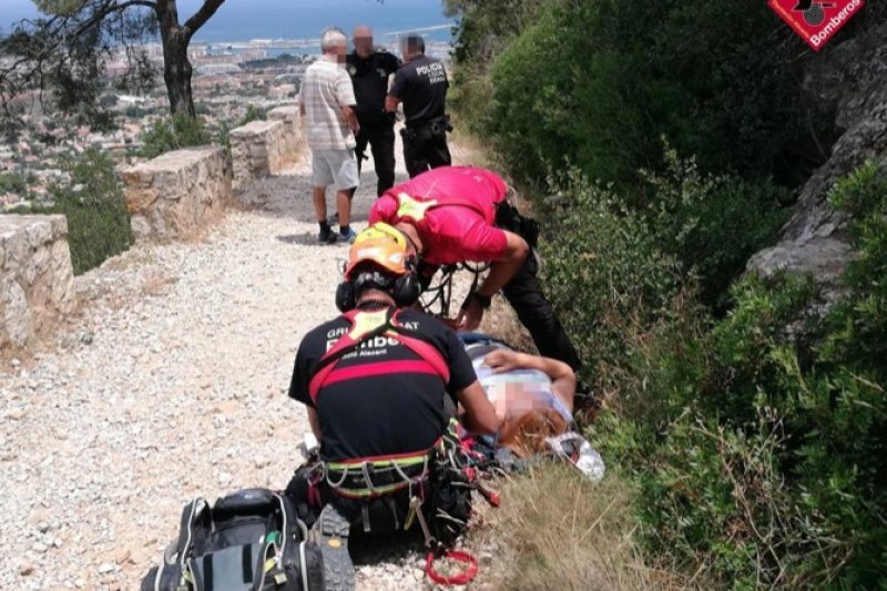 Rescate de una mujer en el Montgó  Rescate de una mujer en el Montgó