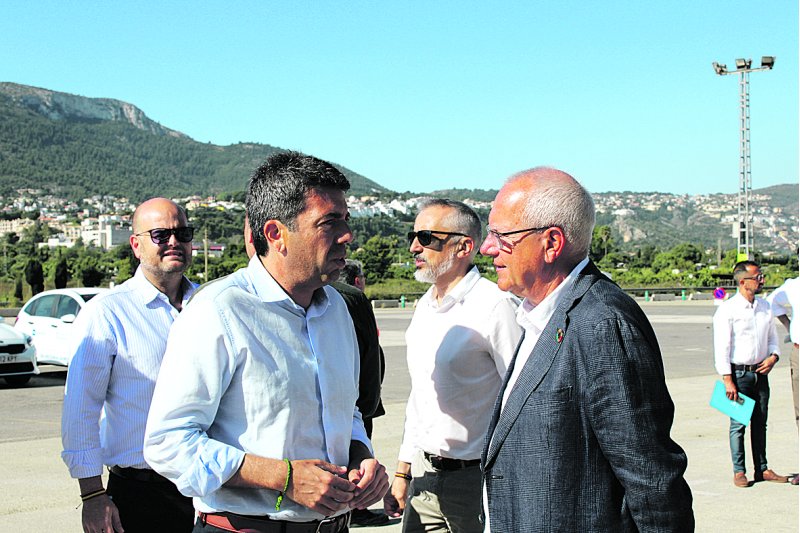 El alcalde de Dénia afirma que el Tren de la Costa es “la conexión que necesita la comarca” y no el tranvía El alcalde de Dénia afirma que el Tren de la Costa es “la conexión que necesita la comarca” y no el tranvía