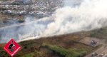 Los bomberos controlan un incendio de vegetación en un solar de Les Marines Los bomberos controlan un incendio de vegetación en un solar de Les Marines