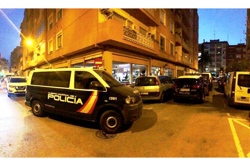 Cuatro peluquerías y un bar de Dénia obtenían dinero extra con la venta de drogas  Cuatro peluquerías y un bar de Dénia obtenían dinero extra con la venta de drogas