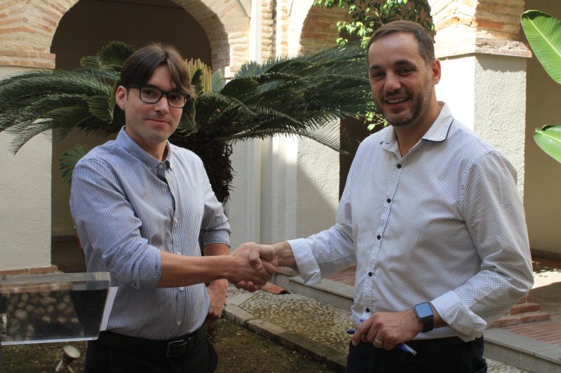 PSPV i Compromís formalitzen un pacte de govern a Ondara “per a revalidar un altre mandat de forces progressistes” que renova l’alcaldia de José Ramiro PSPV i Compromís formalitzen un pacte de govern a Ondara “per a revalidar un altre mandat de forces progressistes” que renova l’alcaldia de José Ramiro