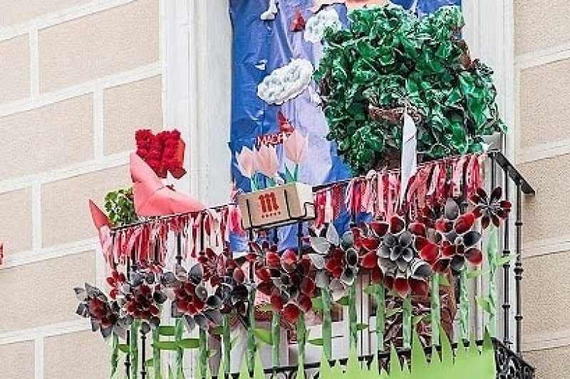 El Festival Quarantena simula les Festes de Juliol pels balcons de Pedreguer  El Festival Quarantena simula les Festes de Juliol pels balcons de Pedreguer